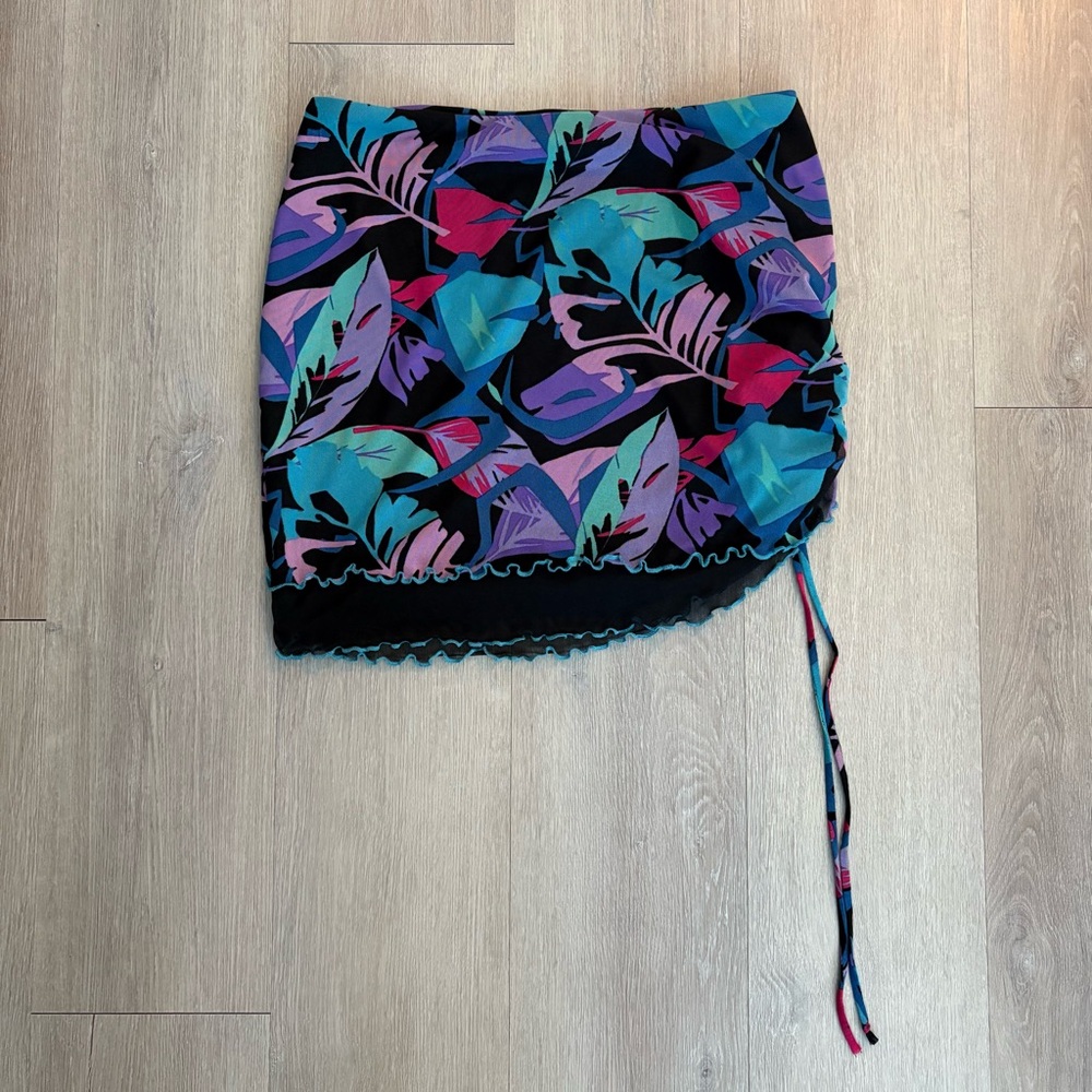 Wild Fable Womens Mesh Side Ruched Mini Skirt Large Black Tropical Leaf Print - Picture 6 of 16